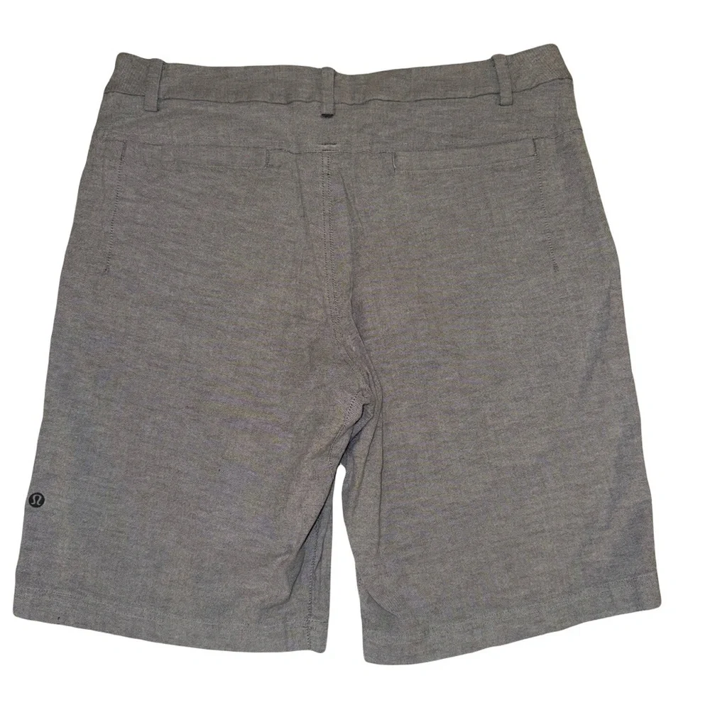 Lululemon Men’s Classic Flat Front Oxford Shorts 10” Inseam Waist 34”